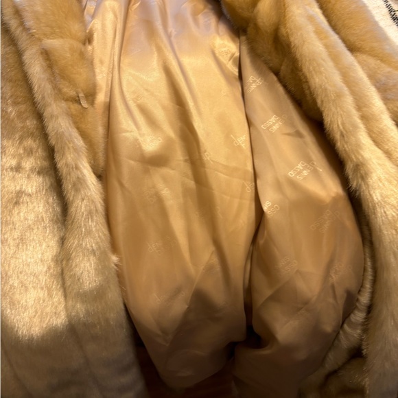Faux fur.  New never worn- was in my mothers closet - Picture 3 of 10